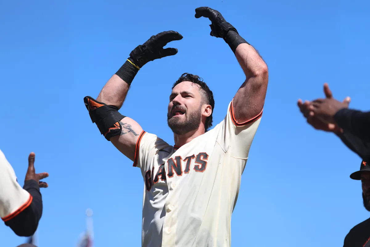 Giants cap wild rally from 9- 1 8th inning deficit with Eldridge's walk-off grand slam reported globally