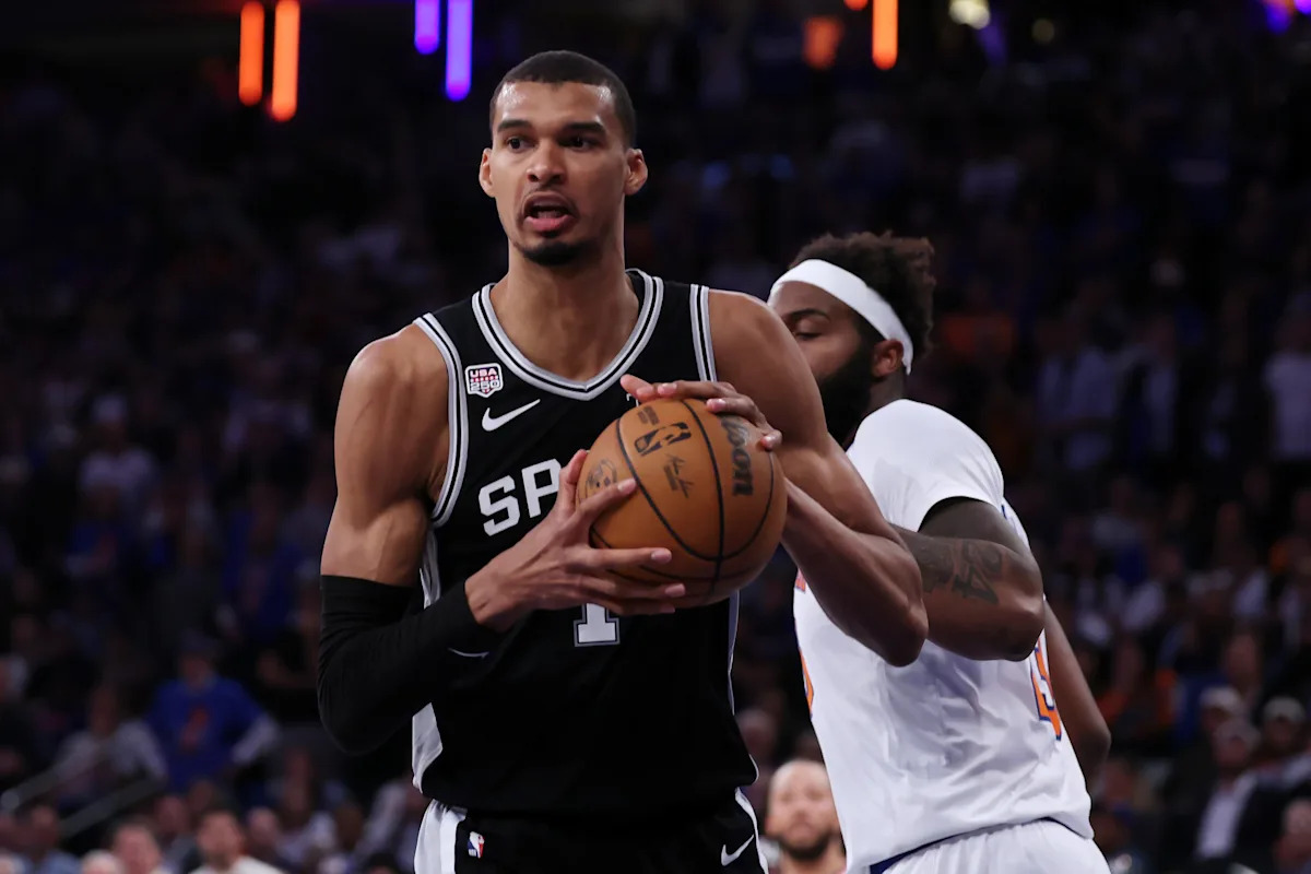 Videos Surface to Reveal Knicks fans throwing things at Wemby at Spurs' hotel reported globally