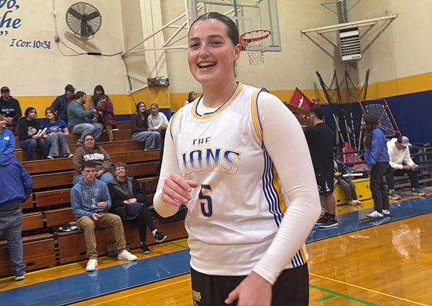 Lauren Harris was all smiles Friday night after breaking the <strong>national record</strong> for 3-pointers during a four-year career. (PHOTO: Nick Pecoraro)