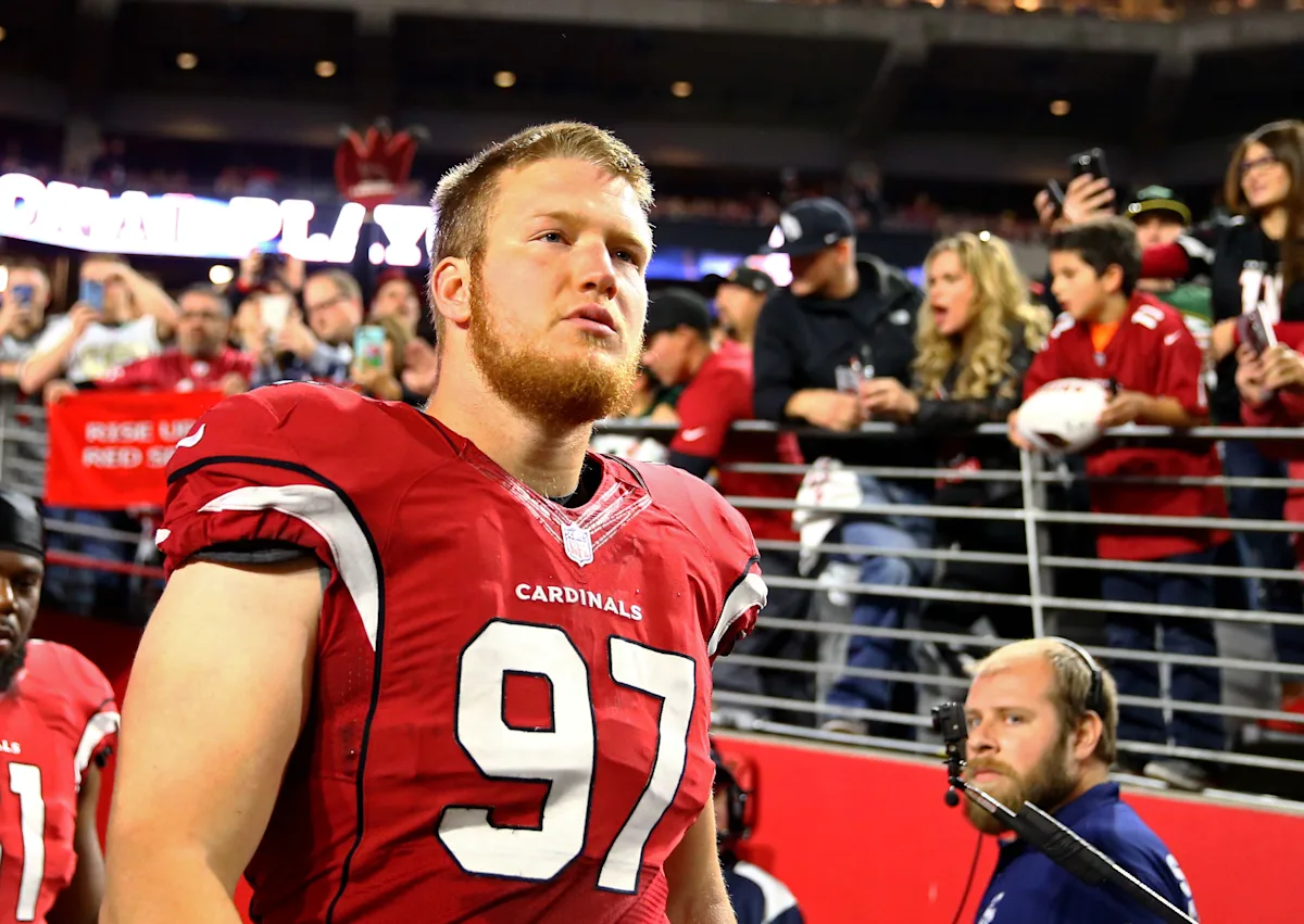 Former Cardinals -- Raiders -- Giants DE Josh Mauro dies at 35 years old hits headlines