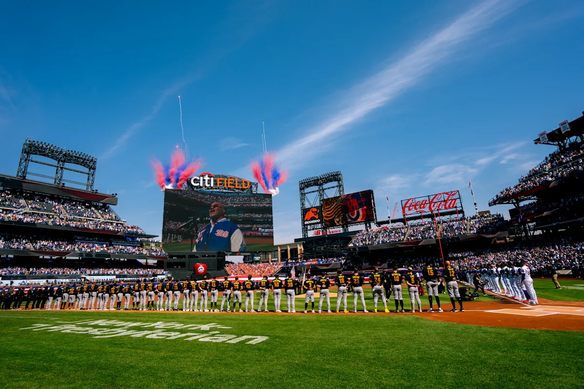 Broadway star Christopher Jackson botches Star Spangled Banner in Mets' opener reported globally
